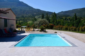 Maison spacieuse à La Roche-sur-le-Buis avec piscine privée 150 m²